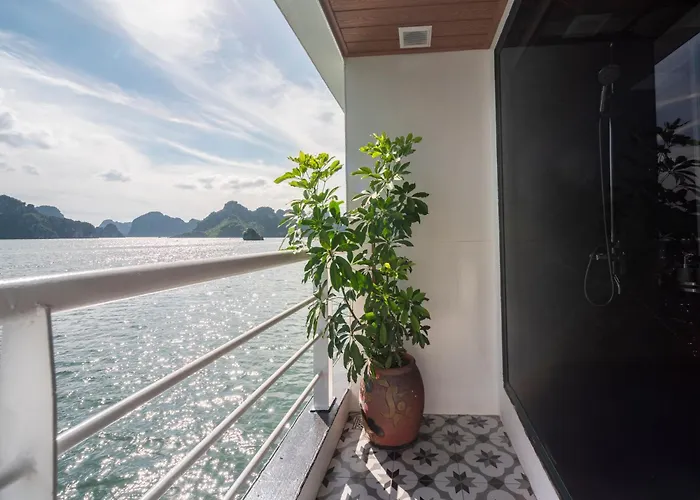 Secret Cruise Hạ Long