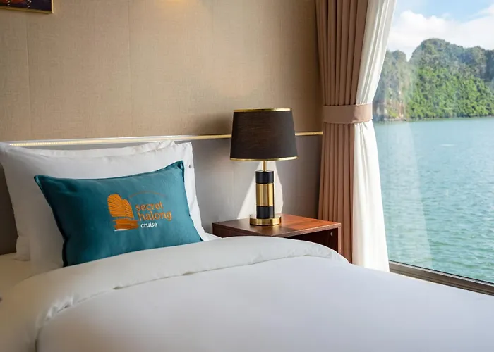 Secret Cruise Botel Hạ Long