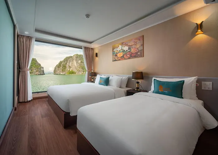 Botel Secret Cruise Hạ Long